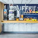 Ibis Budget St Raphael Centre Plages Gare Tgv מלון Fréjus