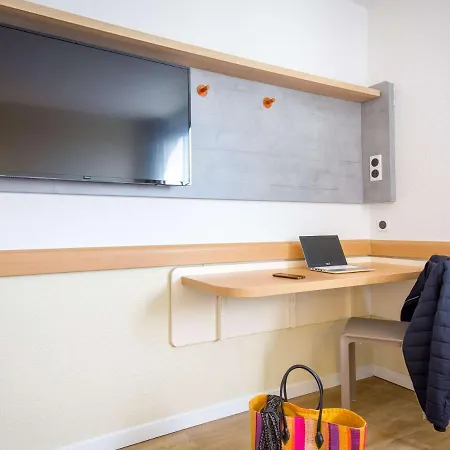 Ibis Budget St Raphael Centre Et Отель