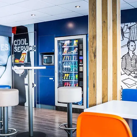 Отель Ibis Budget St Raphael Centre Et Фрежюс