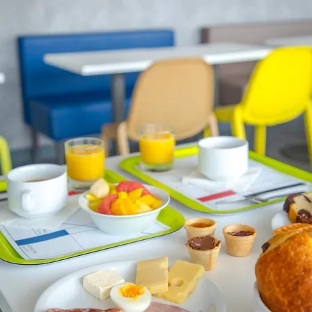Ibis Budget St Raphael Centre Et Отель Фрежюс