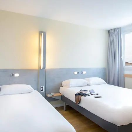 Ibis Budget St Raphael Centre Et Отель Фрежюс
