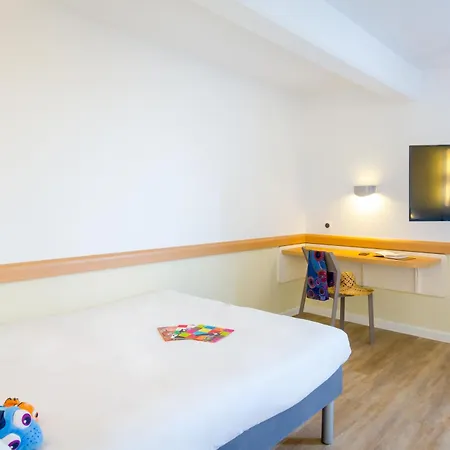 Отель Ibis Budget St Raphael Centre Et 2*