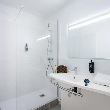 Ibis Budget St Raphael Centre Plages Gare Tgv Hotel 2*