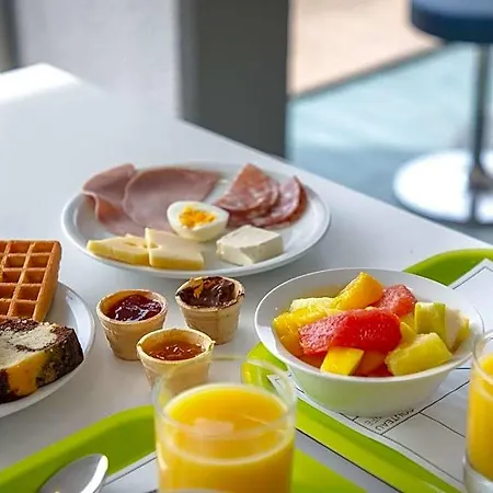 Hotel Ibis Budget St Raphael Centre Plages Gare Tgv Fréjus