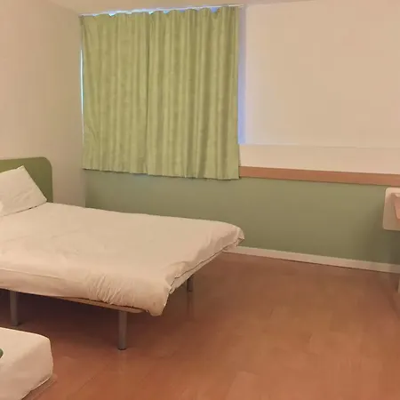 Hotel Ibis Budget St Raphaël Centre Tassigny 2*