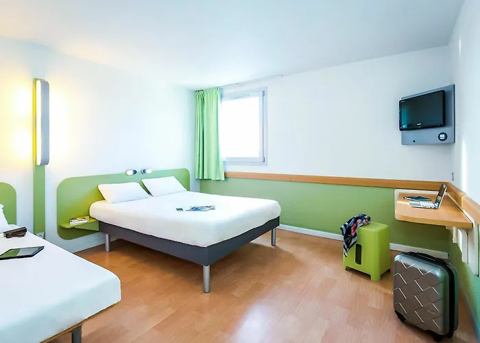 Hotel Ibis Budget St Raphael Centre 2*
